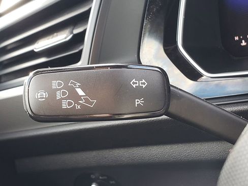 Used 2022 Volkswagen Jetta Sport FWD image 28