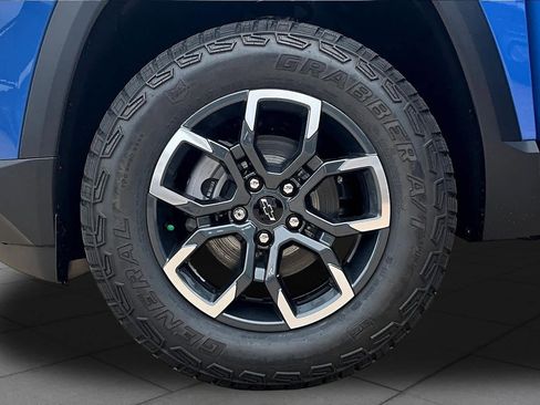 New 2026 Chevrolet Equinox ACTIV w/ Convenience Package III FWD image 12