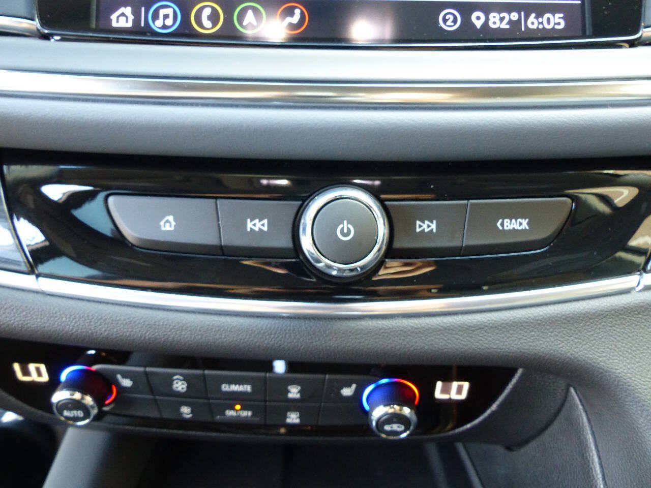 Used 2021 Buick Enclave Essence w/ Sound and Sites Package AWD/4WD image 38