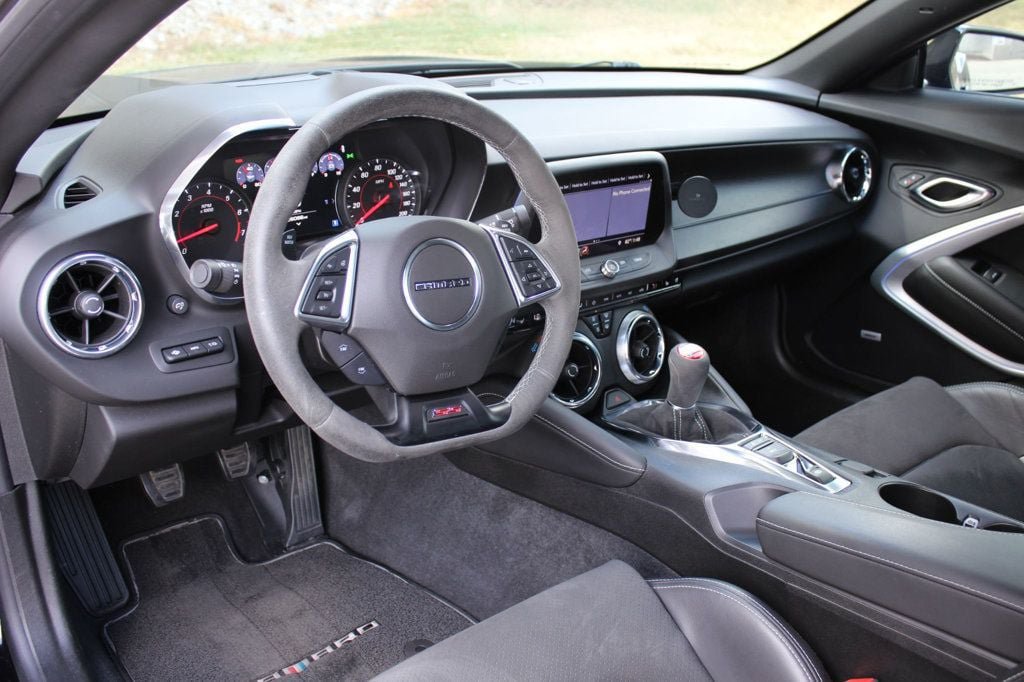 Used 2019 Chevrolet Camaro SS RWD image 17