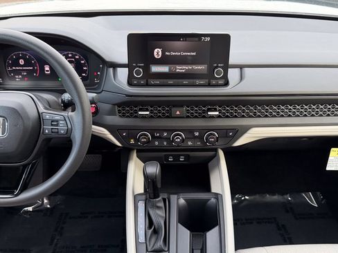 Used 2025 Honda Accord SE image 14