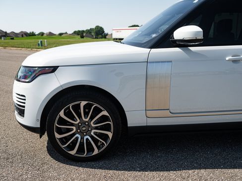 Used 2020 Land Rover Range Rover HSE image 22