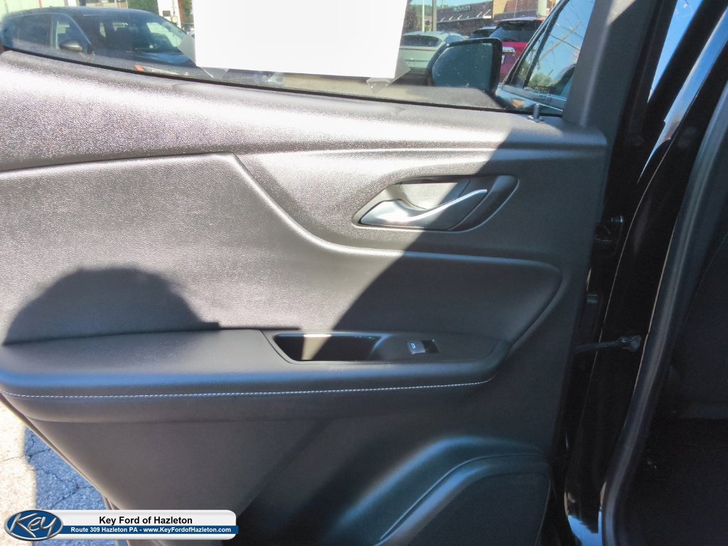 Used 2025 Chevrolet Blazer LT FWD image 14