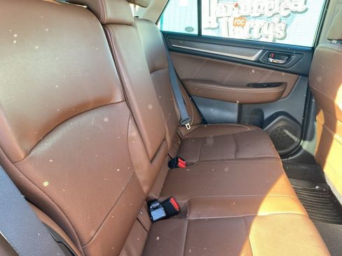 Used 2018 Subaru Outback 2.5i Touring image 15