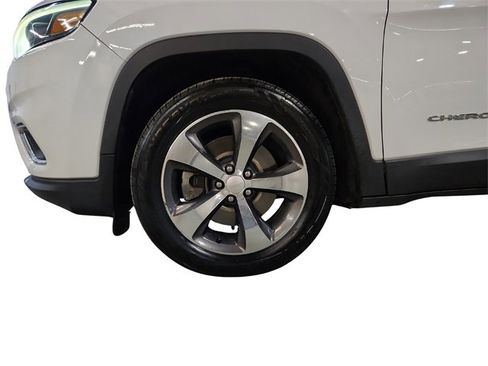 Used 2020 Jeep Cherokee Limited image 25