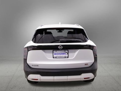 Used 2025 Nissan Kicks SR image 5