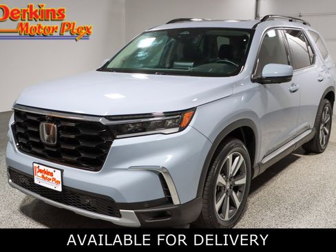 Used 2025 Honda Pilot Elite image 1