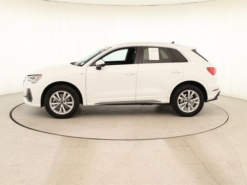Certified 2025 Audi Q3 2.0T Premium w/ Convenience Package image 2