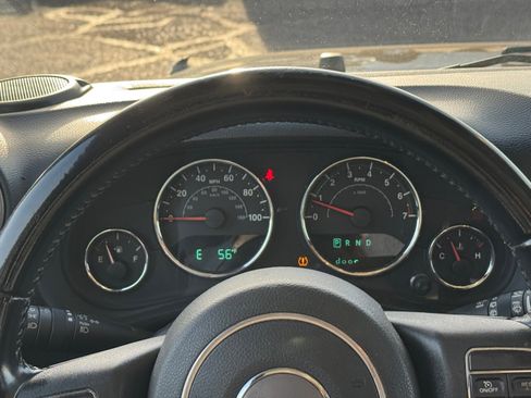 Used 2018 Jeep Wrangler Unlimited Sport S image 18