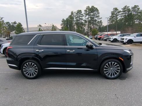 Used 2024 Hyundai Palisade Calligraphy image 3
