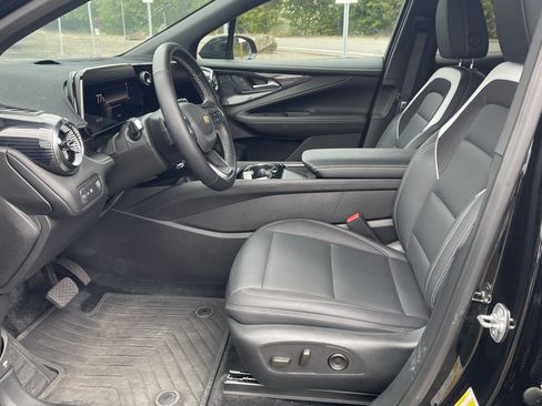 Used 2024 Chevrolet Blazer EV LT AWD/4WD image 11