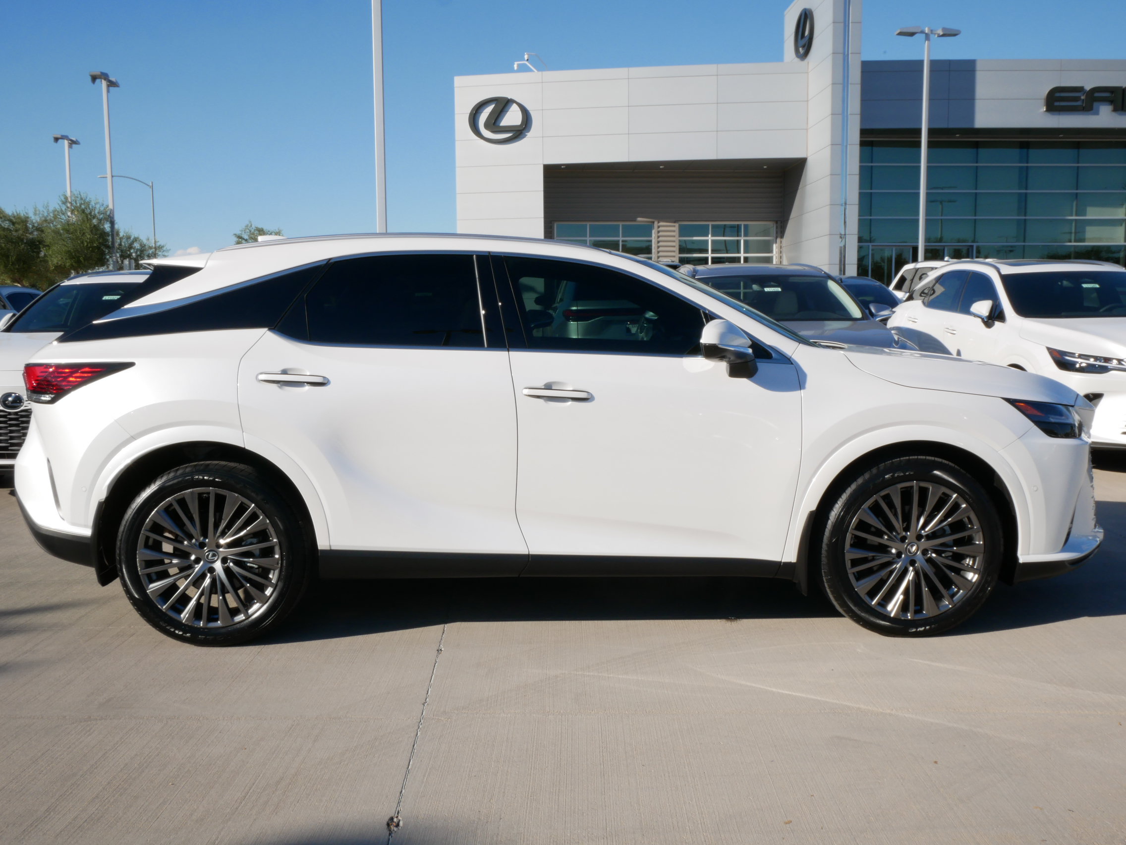 Certified 2024 Lexus RX 350 FWD w/ Convenience Package image 13