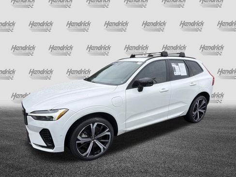 Certified 2024 Volvo XC60 T8 Ultimate w/ Climate Package image 5