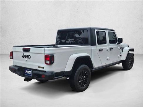 Used 2023 Jeep Gladiator Sport image 5