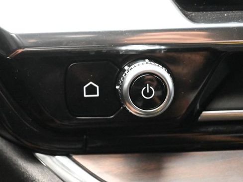 Used 2024 GMC Sierra 1500 SLT AWD/4WD image 16