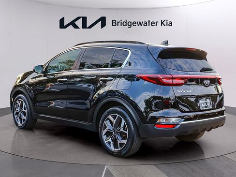 Certified 2022 Kia Sportage EX w/ EX Technology Package AWD/4WD image 4