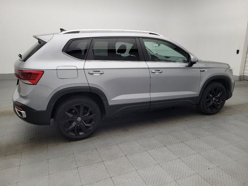 Used 2023 Volkswagen Taos SE w/ Panoramic Sunroof Package FWD image 10