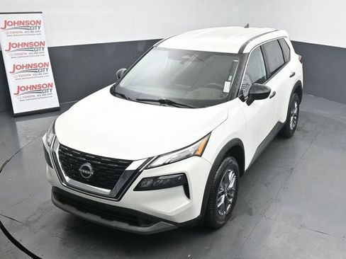 Used 2023 Nissan Rogue S image 30