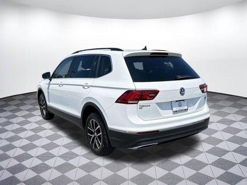 Used 2021 Volkswagen Tiguan SE w/ Panoramic Sunroof Package AWD/4WD image 3