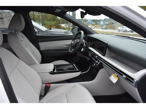 New 2026 Hyundai Tucson Limited image 12