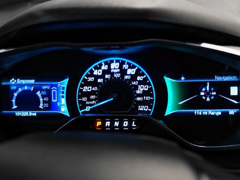Used 2015 Ford C-MAX Energi SEL w/ Equipment Group 302A FWD image 19