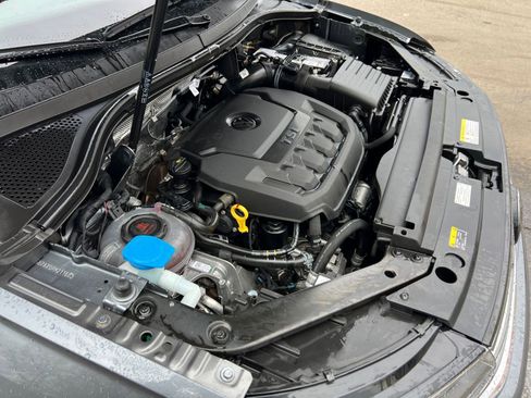 Used 2024 Volkswagen Tiguan Wolfsburg Edition image 32