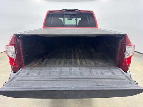 Used 2018 Nissan Titan SV AWD/4WD image 7