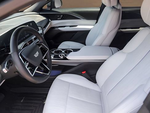 Certified 2024 Cadillac Lyriq Sport AWD/4WD image 8