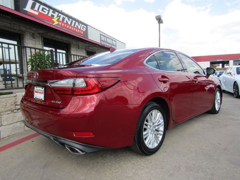 Used 2016 Lexus ES 350 w/ Premium Package w/Wood Trim FWD image 4