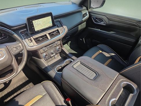 Used 2024 GMC Yukon AT4 w/ Technology Package AWD/4WD image 19
