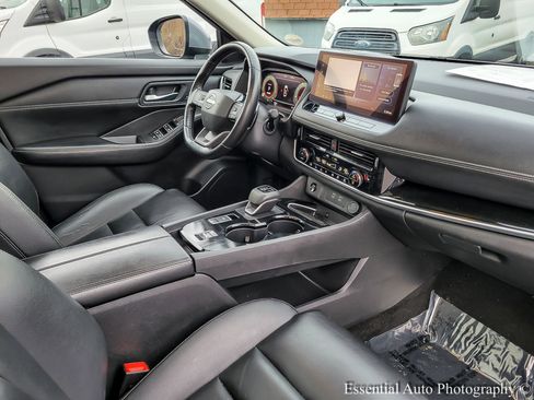 Used 2025 Nissan Rogue SL w/ Tech Package image 36