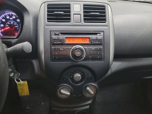 Used 2012 Nissan Versa SV image 21
