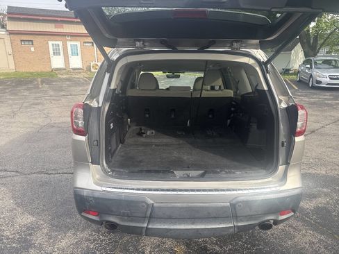 Used 2019 Subaru Ascent Premium w/ Popular Package #3 AWD/4WD image 10