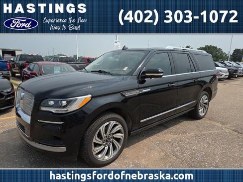 Used 2022 Lincoln Navigator L Reserve image 1