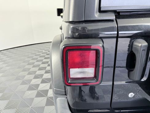 Used 2020 Jeep Wrangler Unlimited Sport image 27