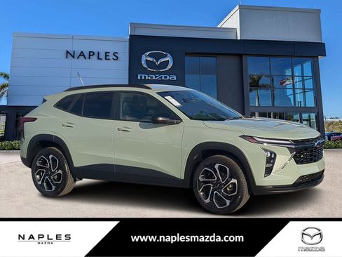 Used 2024 Chevrolet Trax RS w/ Driver Confidence Package image 1