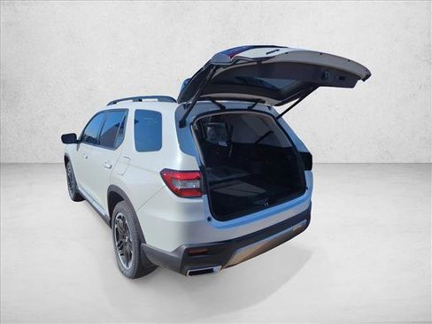 New 2026 Honda Pilot Touring image 9