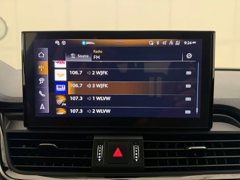 Certified 2025 Audi Q5 e Premium Plus w/ Premium Plus Package AWD/4WD image 25