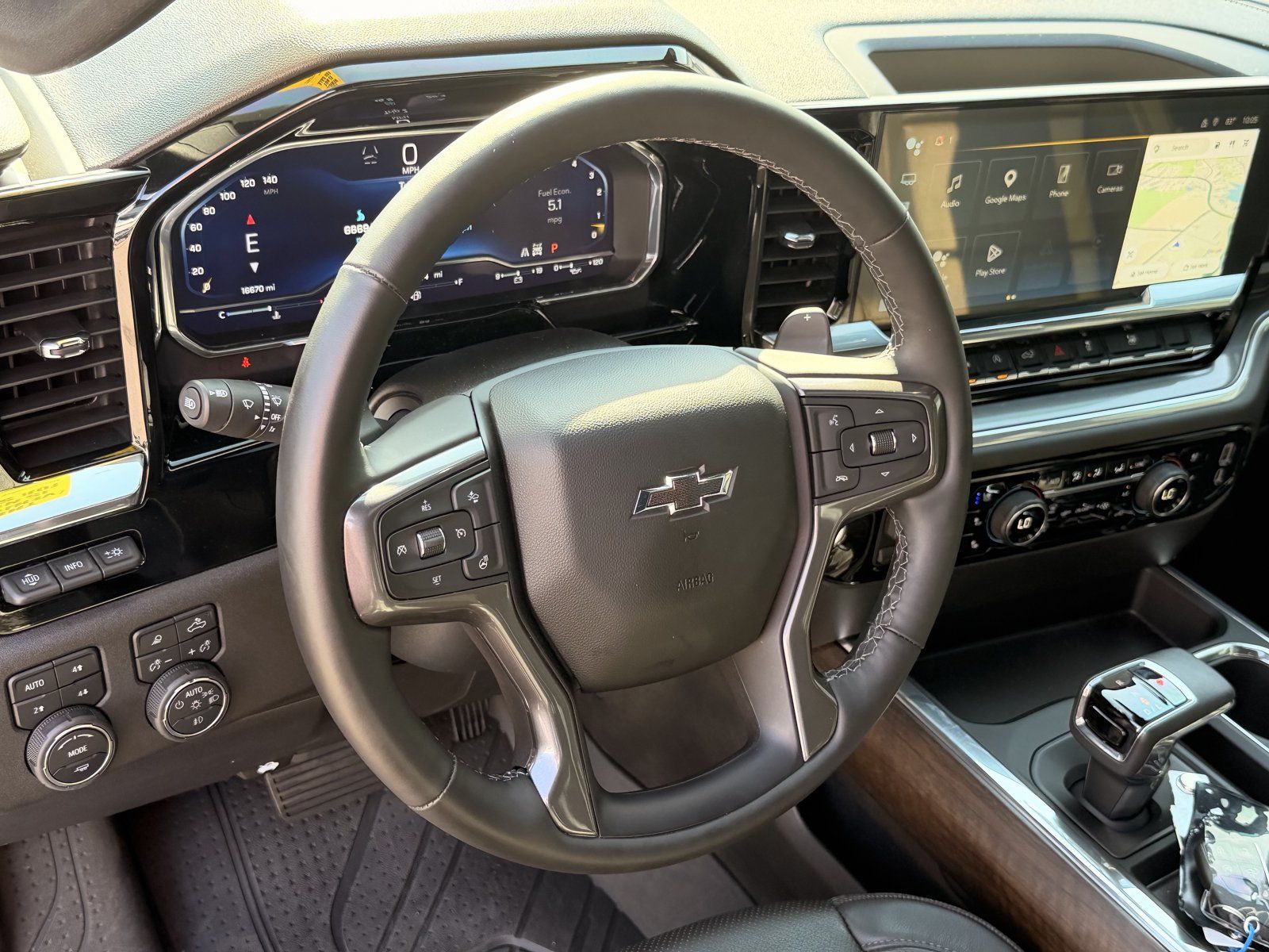 Used 2025 Chevrolet Silverado 1500 High Country w/ High Country Premium Package AWD/4WD image 17