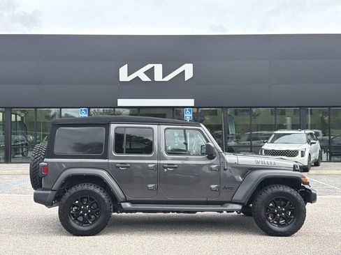 Used 2023 Jeep Wrangler Unlimited Sport AWD/4WD image 3
