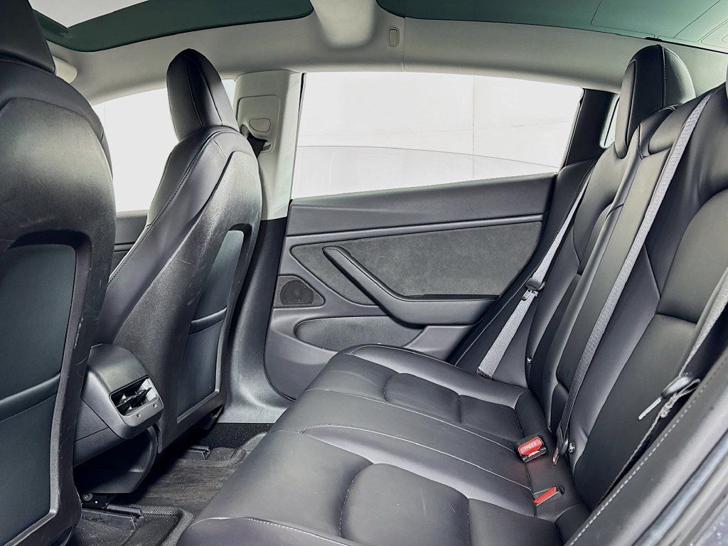 Used 2018 Tesla Model 3 Mid Range RWD image 12