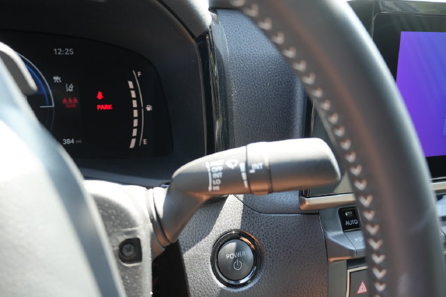 Used 2025 Toyota Camry SE FWD image 26