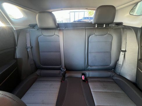 Used 2025 Chevrolet Trax LT w/ LT Convenience Package image 38