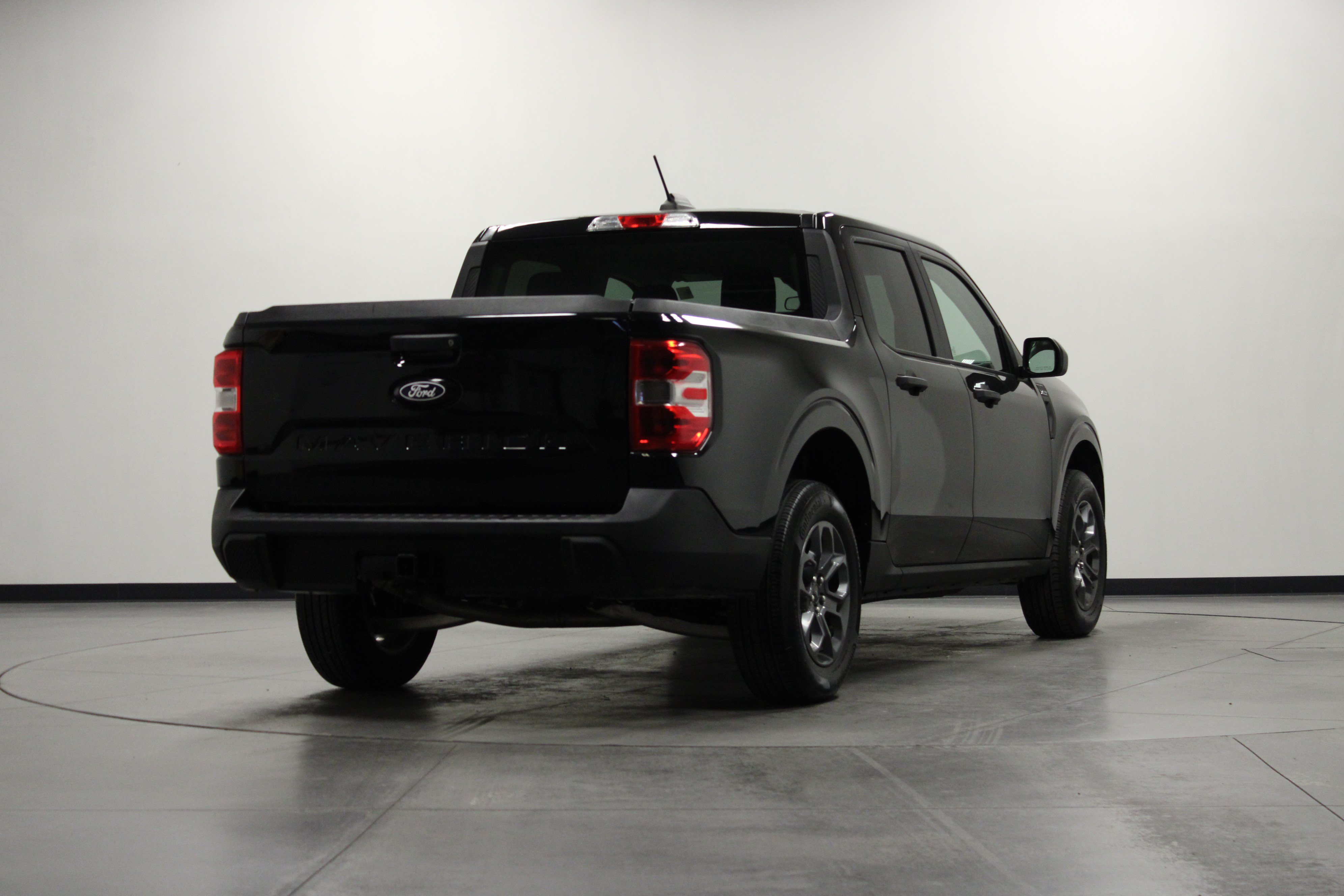 Used 2025 Ford Maverick XLT w/ Equipment Group 302A AWD/4WD image 4