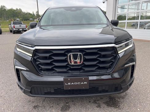 Used 2023 Honda Pilot LX image 7