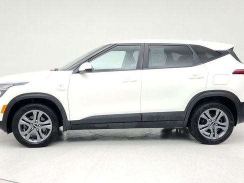 Used 2023 Kia Seltos LX image 8