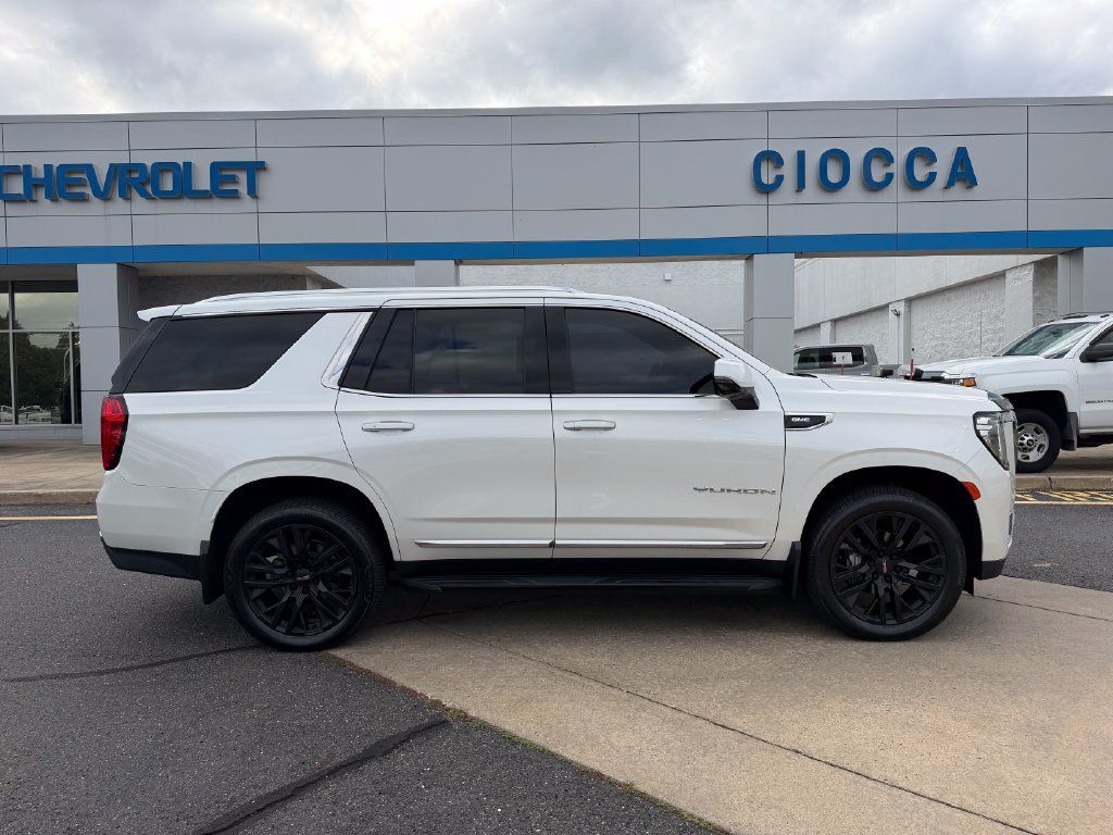 Used 2021 GMC Yukon SLT w/ Rear Media and Nav Package AWD/4WD image 8