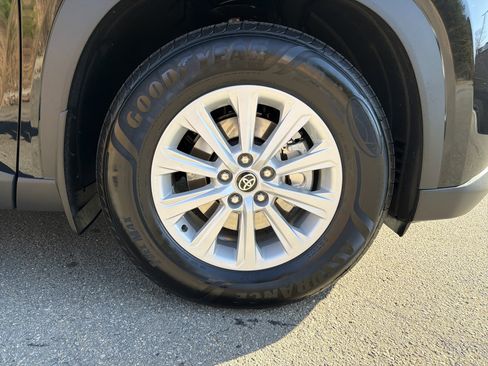 Used 2026 Toyota Grand Highlander XLE image 14