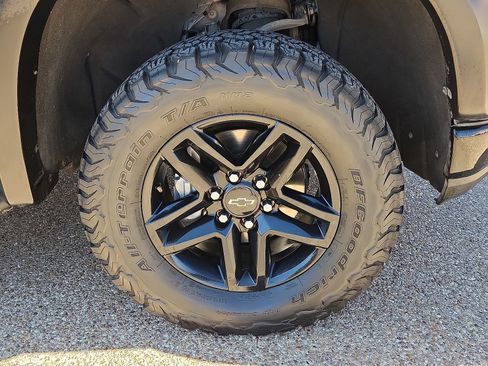 Used 2019 Chevrolet Silverado 1500 Custom Trail Boss w/ Custom Convenience Package AWD/4WD image 7