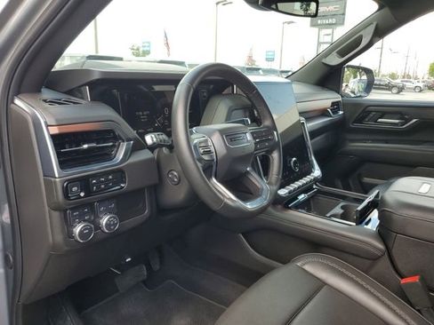 Used 2025 GMC Yukon XL Denali AWD/4WD image 19